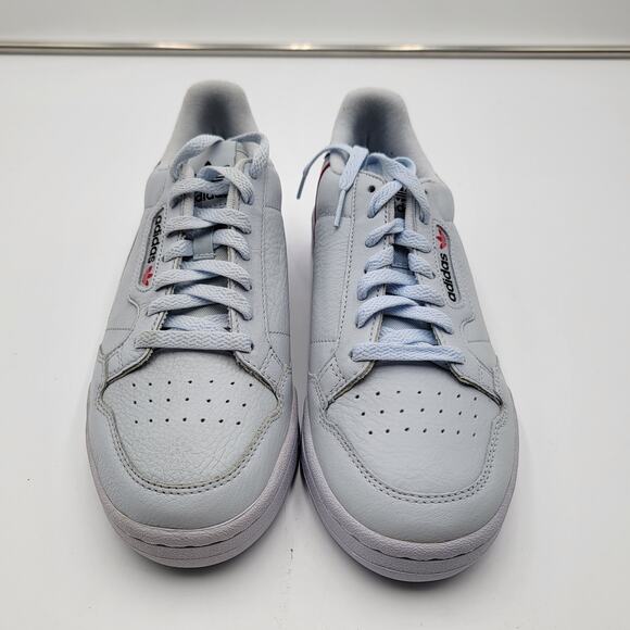 Athletic_Shoes